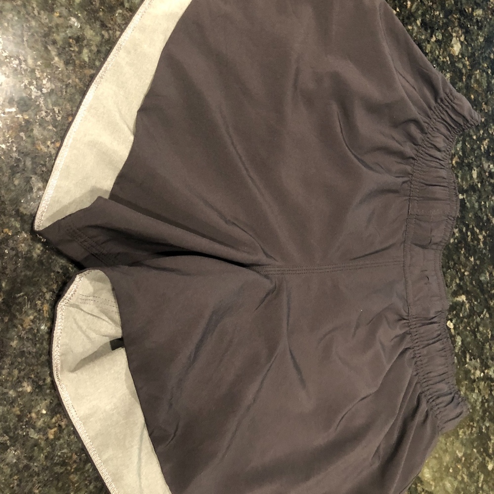 BLACK AND GRAY LULULEMON REVERSIBLE SHORTS 8